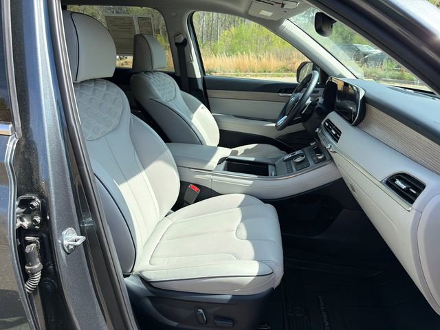 Used 2022 Hyundai Palisade Limited w/ Winter Package image 13
