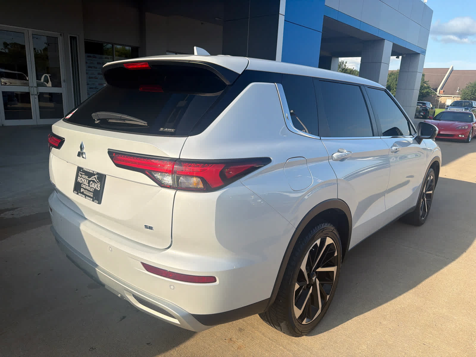 Used 2024 Mitsubishi Outlander SE AWD/4WD image 7
