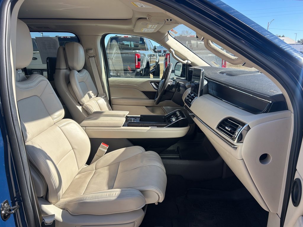 Used 2020 Lincoln Navigator Reserve w/ Luxury Package image 21