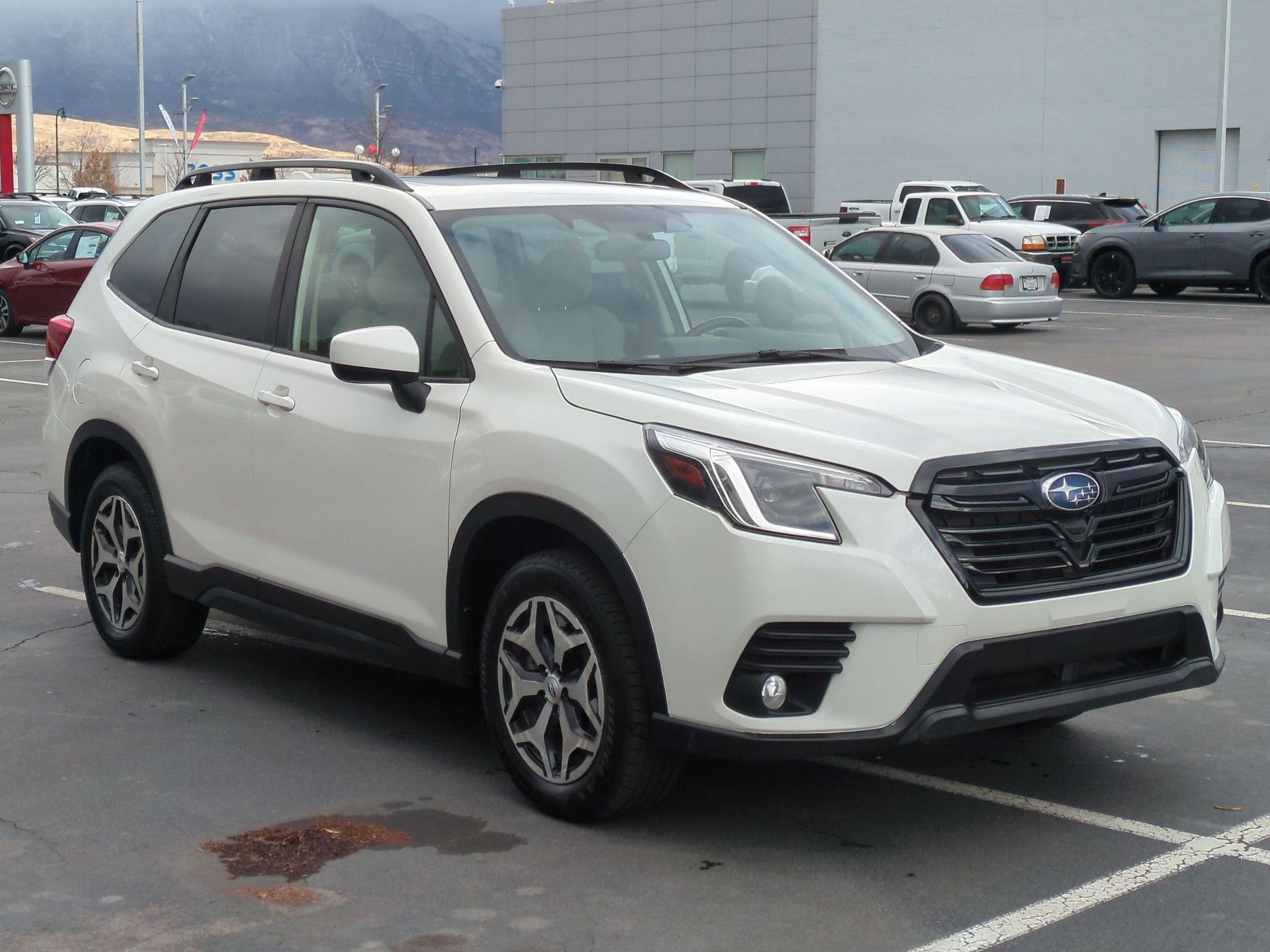 Used 2022 Subaru Forester Premium image 1