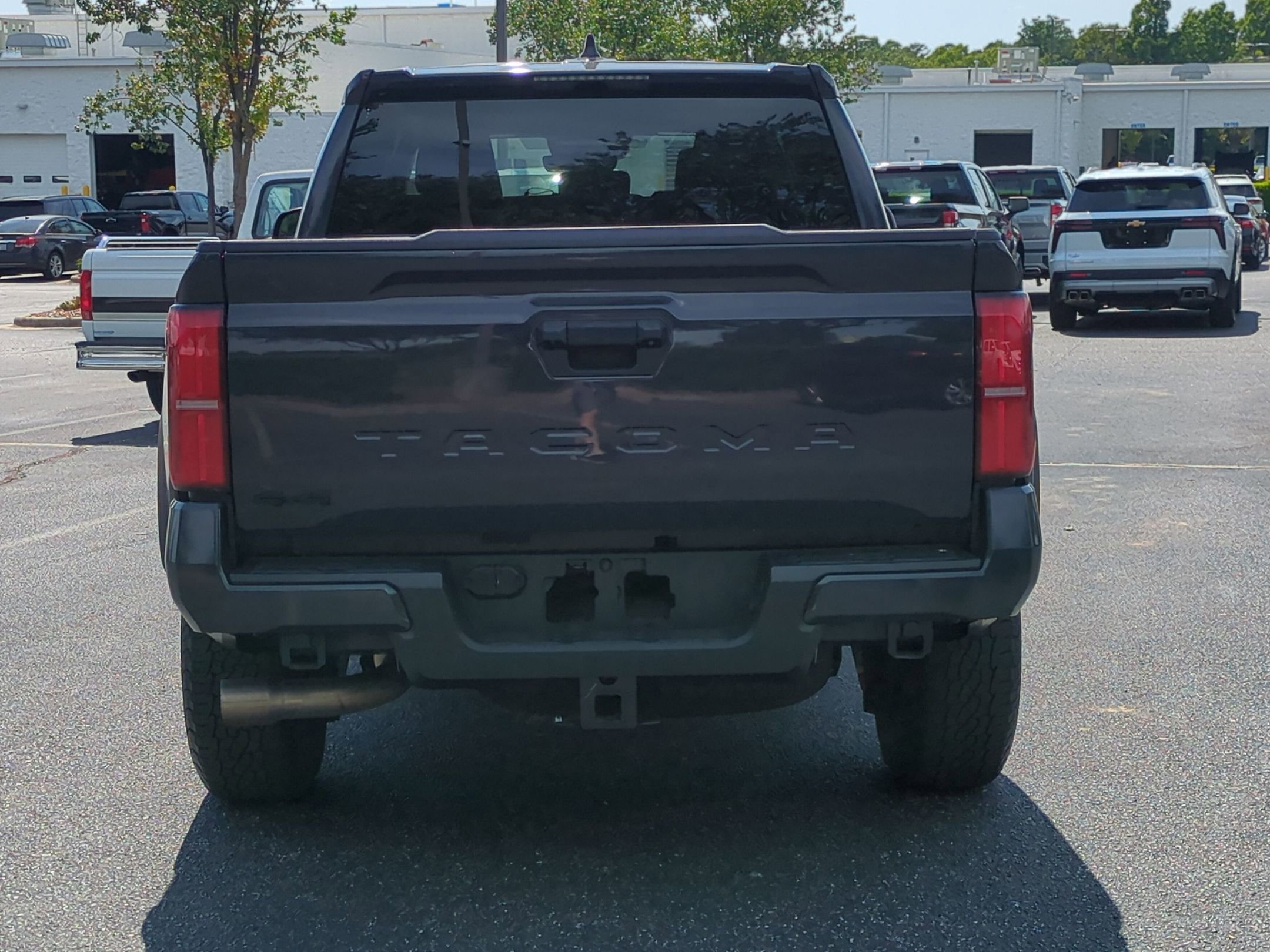 Used 2024 Toyota Tacoma TRD Off-Road AWD/4WD image 9