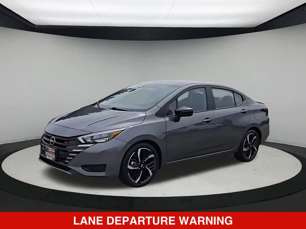 Used 2024 Nissan Versa SR FWD image 4