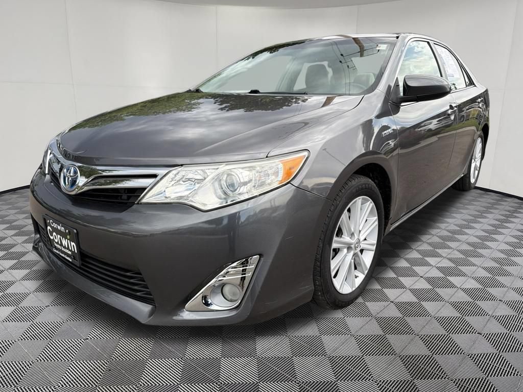 Used 2014 Toyota Camry XLE w/ Leather Package FWD image 3