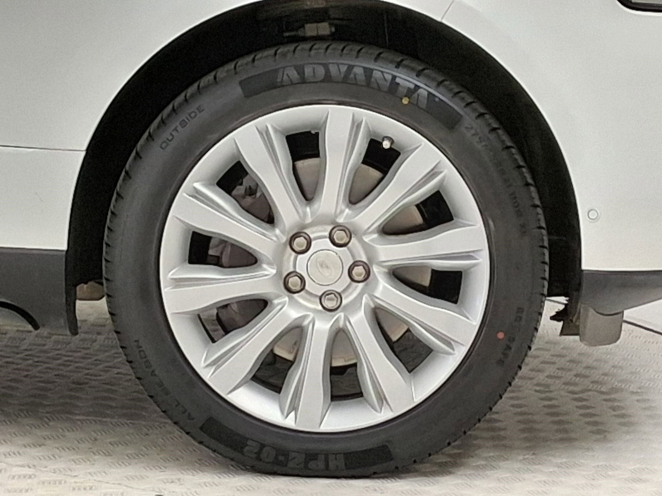 Used 2015 Land Rover Range Rover Supercharged image 10