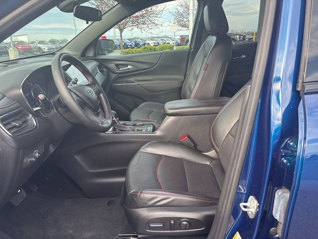 Used 2023 Chevrolet Equinox RS w/ RS Leather Package AWD/4WD image 12