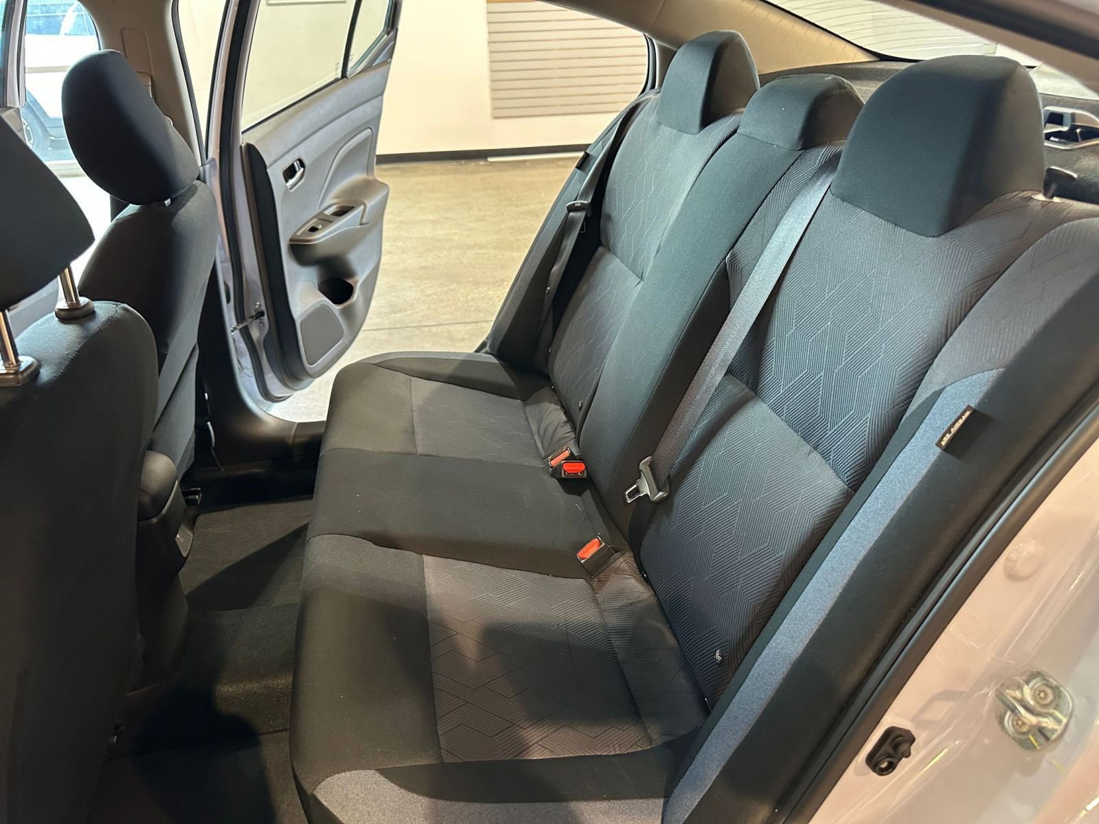 Used 2025 Nissan Versa SV image 38