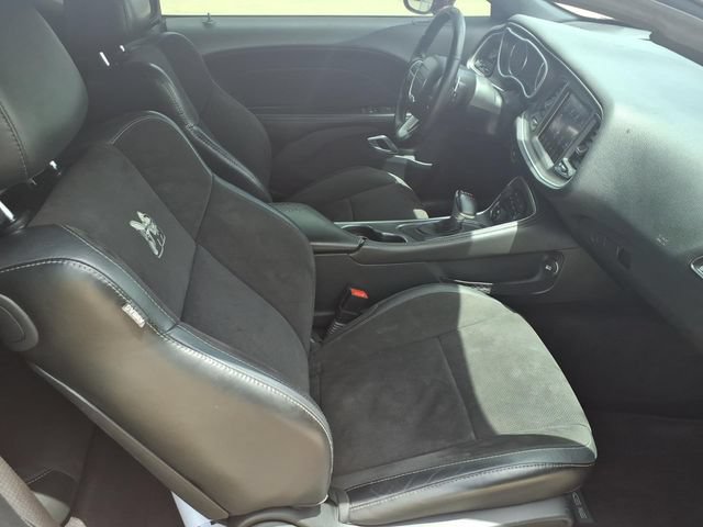 Used 2017 Dodge Challenger R/T Scat Pack w/ Leather Interior Group RWD image 10