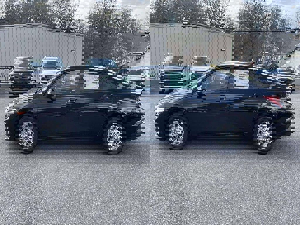 New 2026 Hyundai Elantra SE image 20