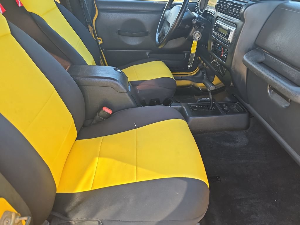 Used 2004 Jeep Wrangler 4WD image 10