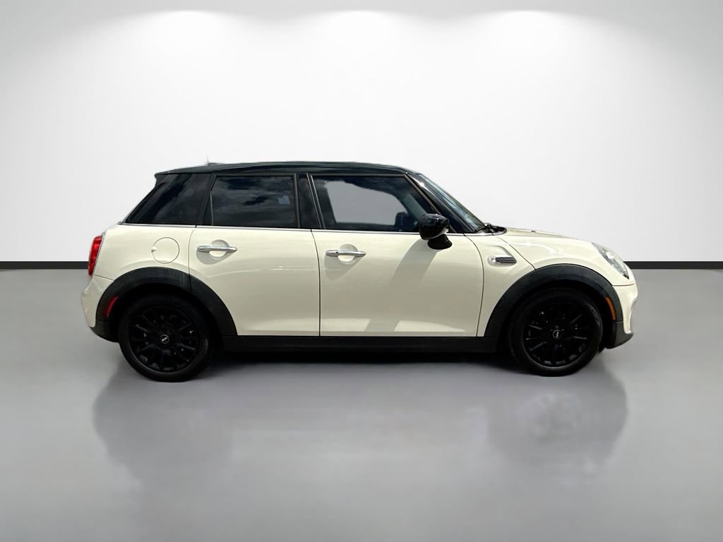 Used 2020 MINI Cooper 4-Door Hardtop image 2