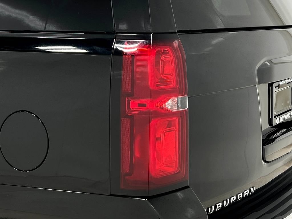 Used 2018 Chevrolet Suburban Premier AWD/4WD image 42
