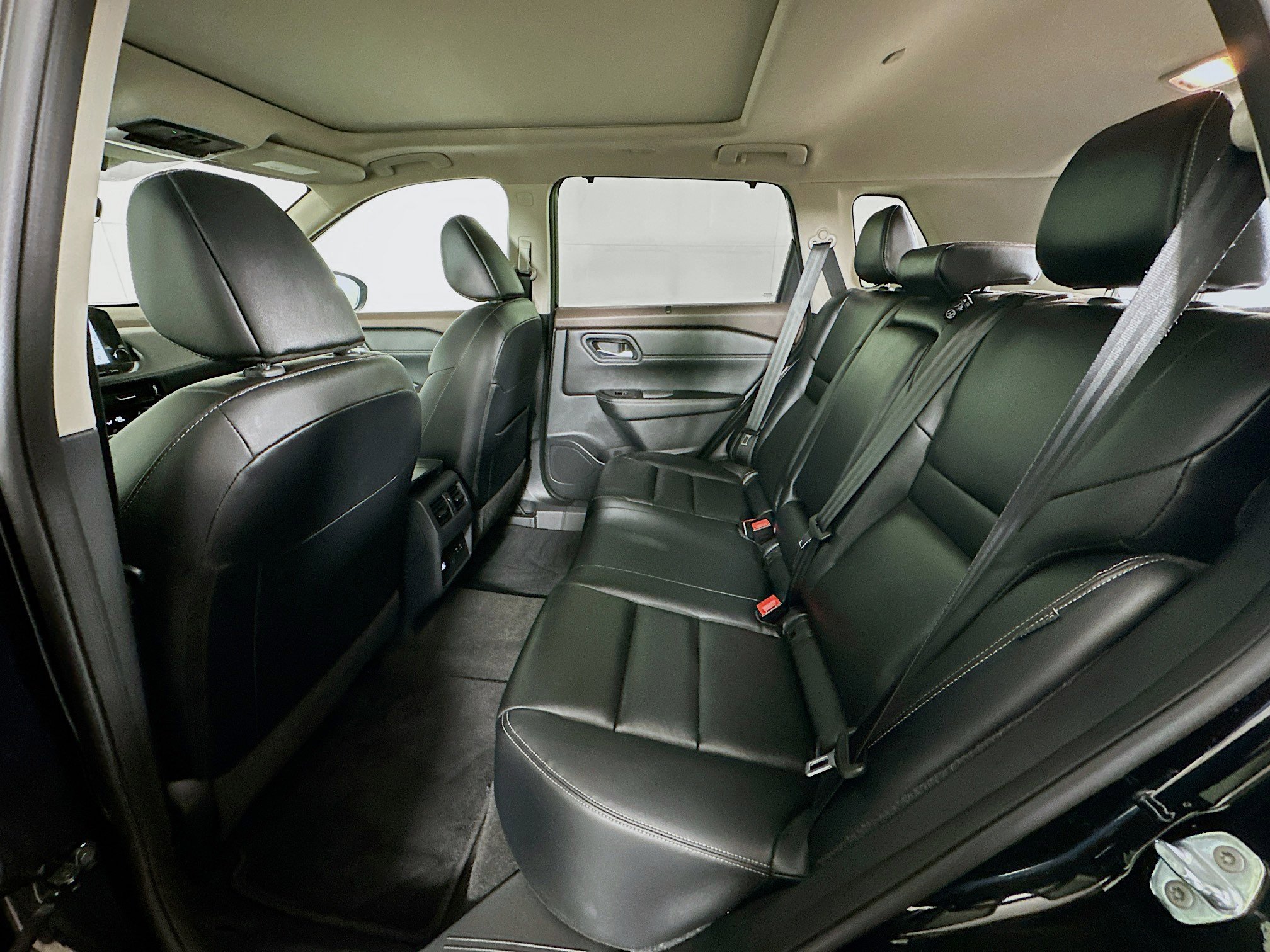 Used 2023 Nissan Rogue SL w/ SL Premium Package image 29