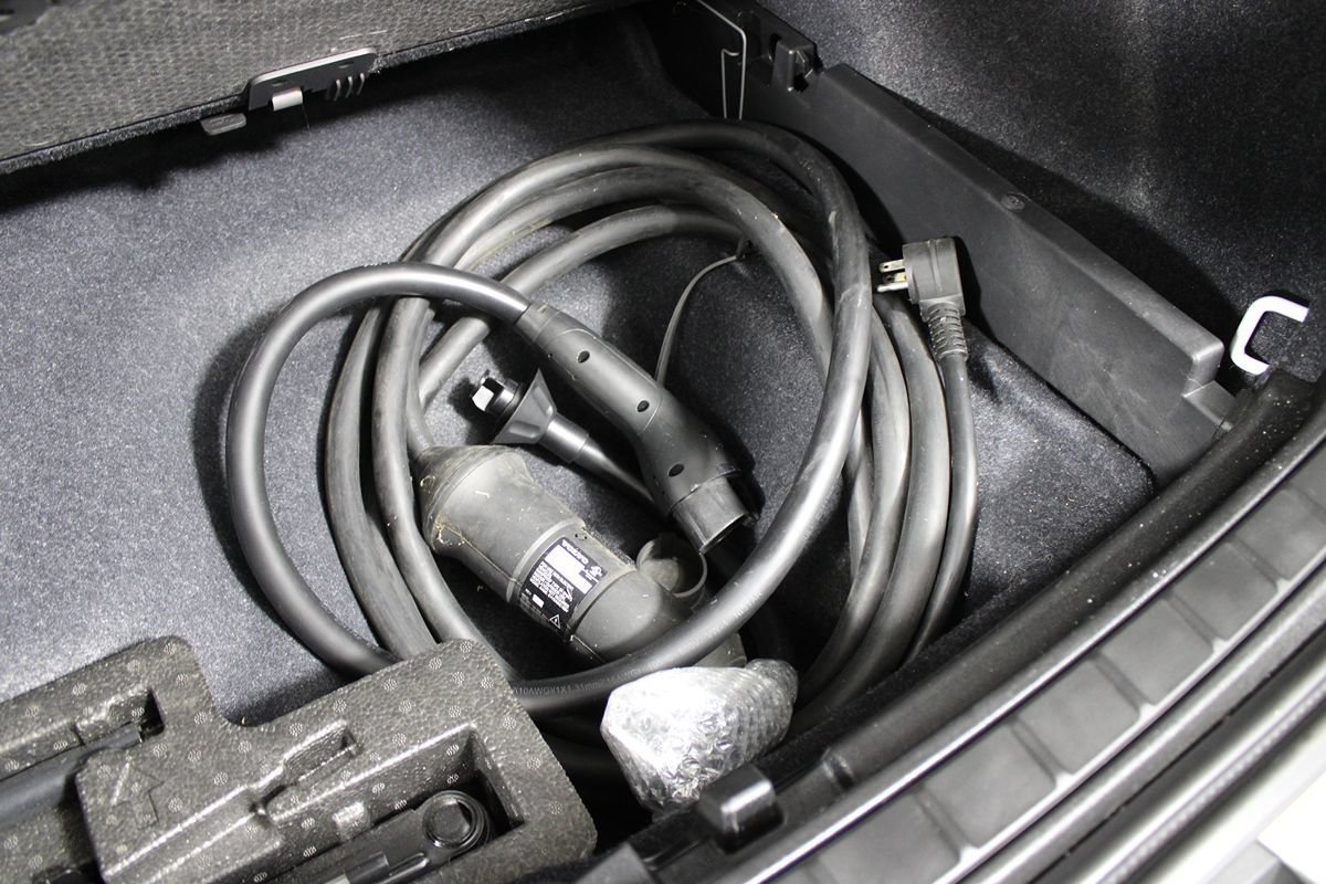 Used 2023 Volvo XC40 Recharge Plus w/ Protection Package Premier AWD/4WD image 25