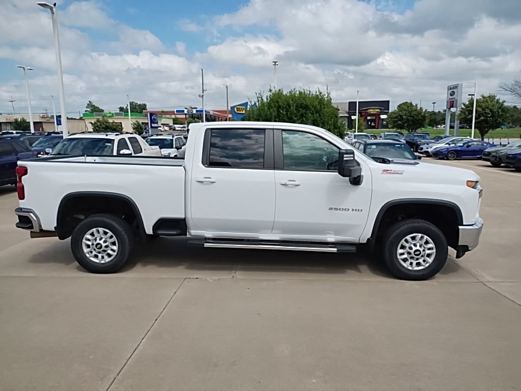 Used 2022 Chevrolet Silverado 2500 LT w/ Convenience Package AWD/4WD image 4