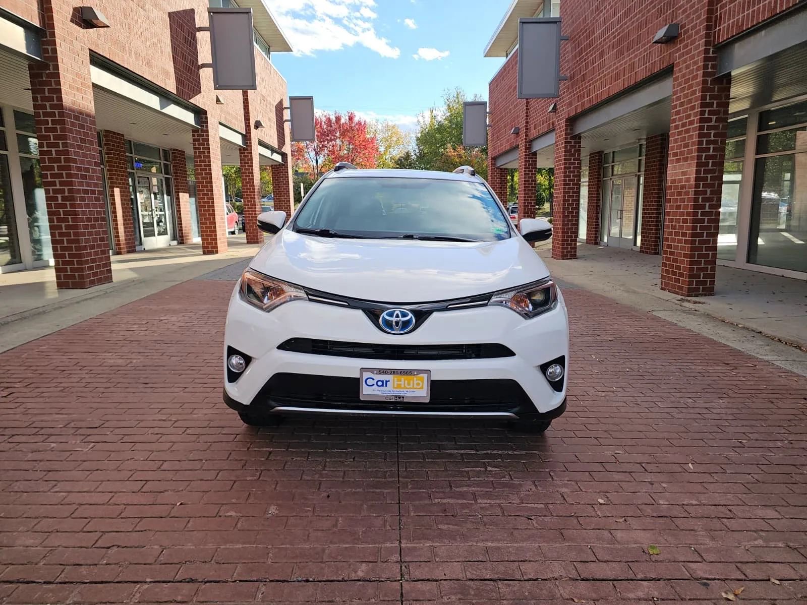 Used 2016 Toyota RAV4 XLE image 2