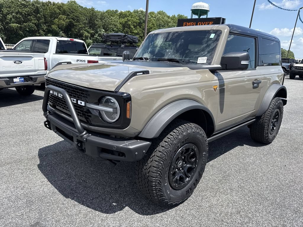 Used 2025 Ford Bronco Badlands AWD/4WD image 3