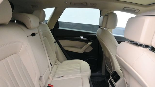 Used 2020 Audi Q5 Prestige w/ Prestige Package AWD/4WD image 9