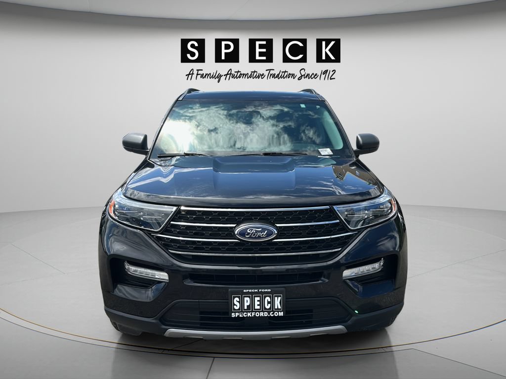 Used 2024 Ford Explorer XLT w/ Equipment Group 202A AWD/4WD image 8