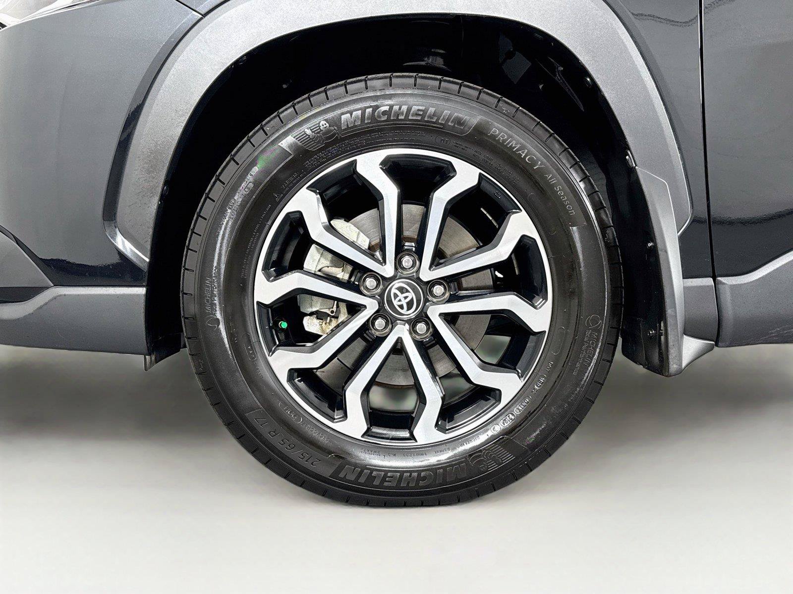 Certified 2024 Toyota Corolla Cross AWD Hybrid image 41