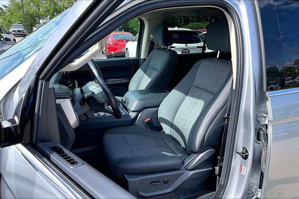 Used 2024 Ford Expedition XLT AWD/4WD image 34