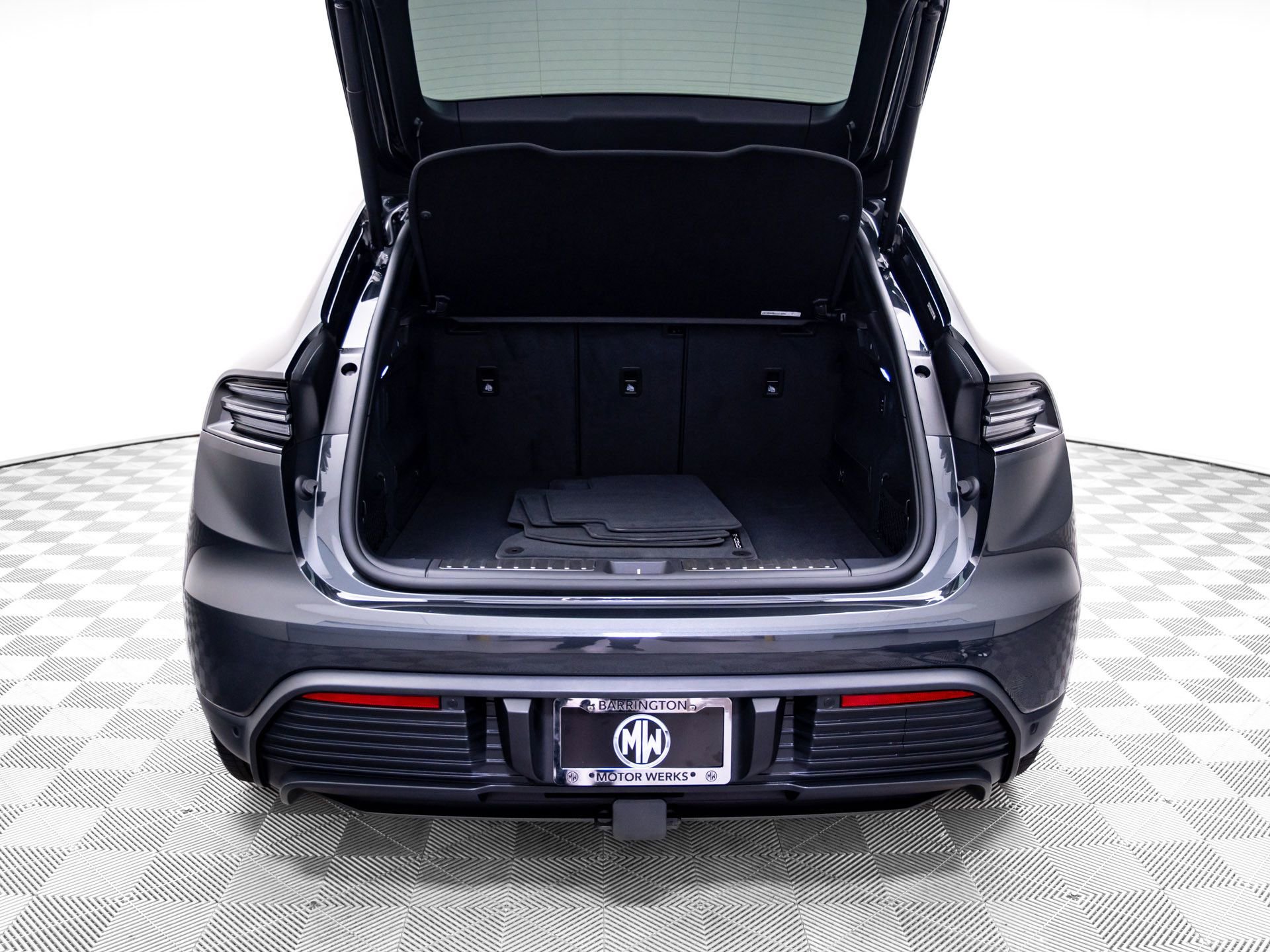 Certified 2024 Porsche Macan 4 Electric image 27