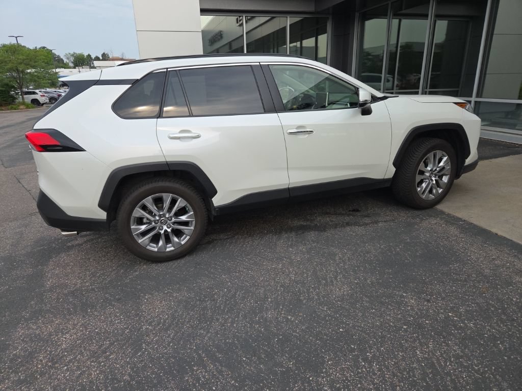 Used 2019 Toyota RAV4 Limited w/ Advanced Technology Package AWD/4WD image 20