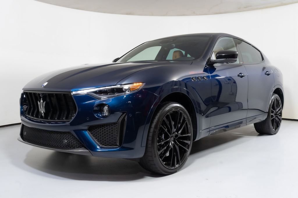 Used 2024 Maserati Levante Trofeo image 11