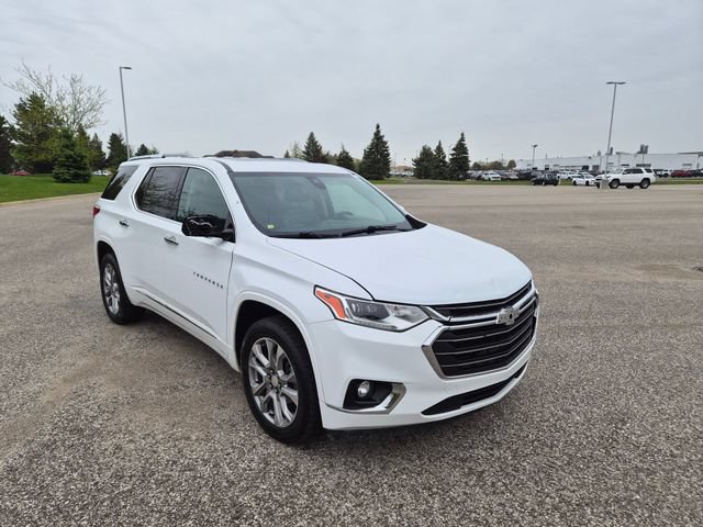 Used 2018 Chevrolet Traverse Premier w/ Driver Confidence II Package FWD image 3
