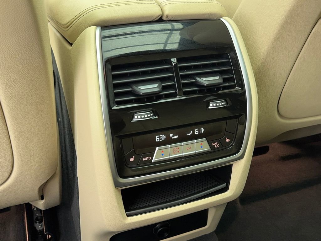 Used 2021 BMW X6 xDrive40i w/ M Sport Package image 44