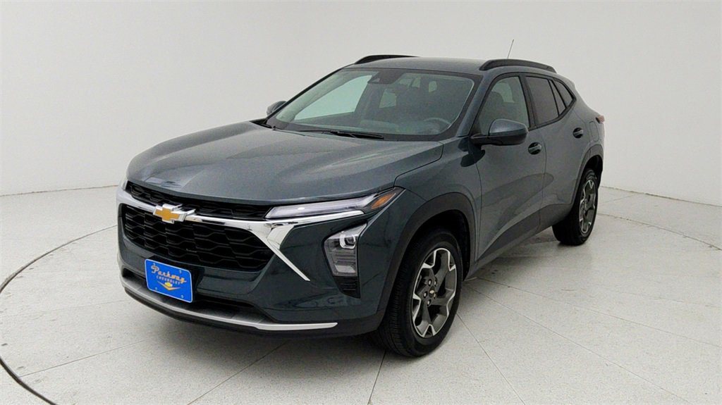 Used 2025 Chevrolet Trax LT w/ LT Convenience Package