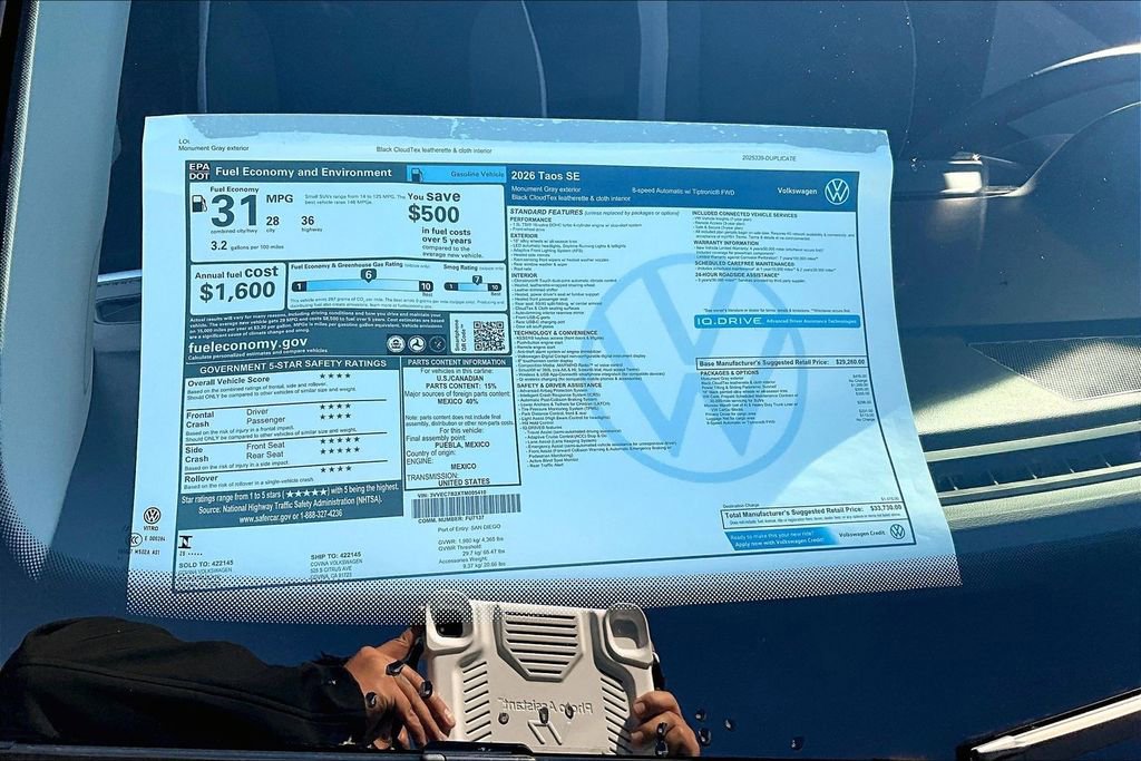 New 2026 Volkswagen Taos SE image 14