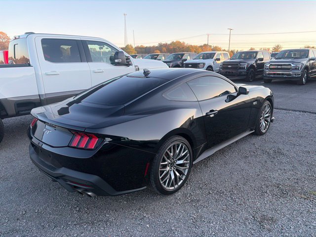 Used 2025 Ford Mustang GT Premium RWD image 5