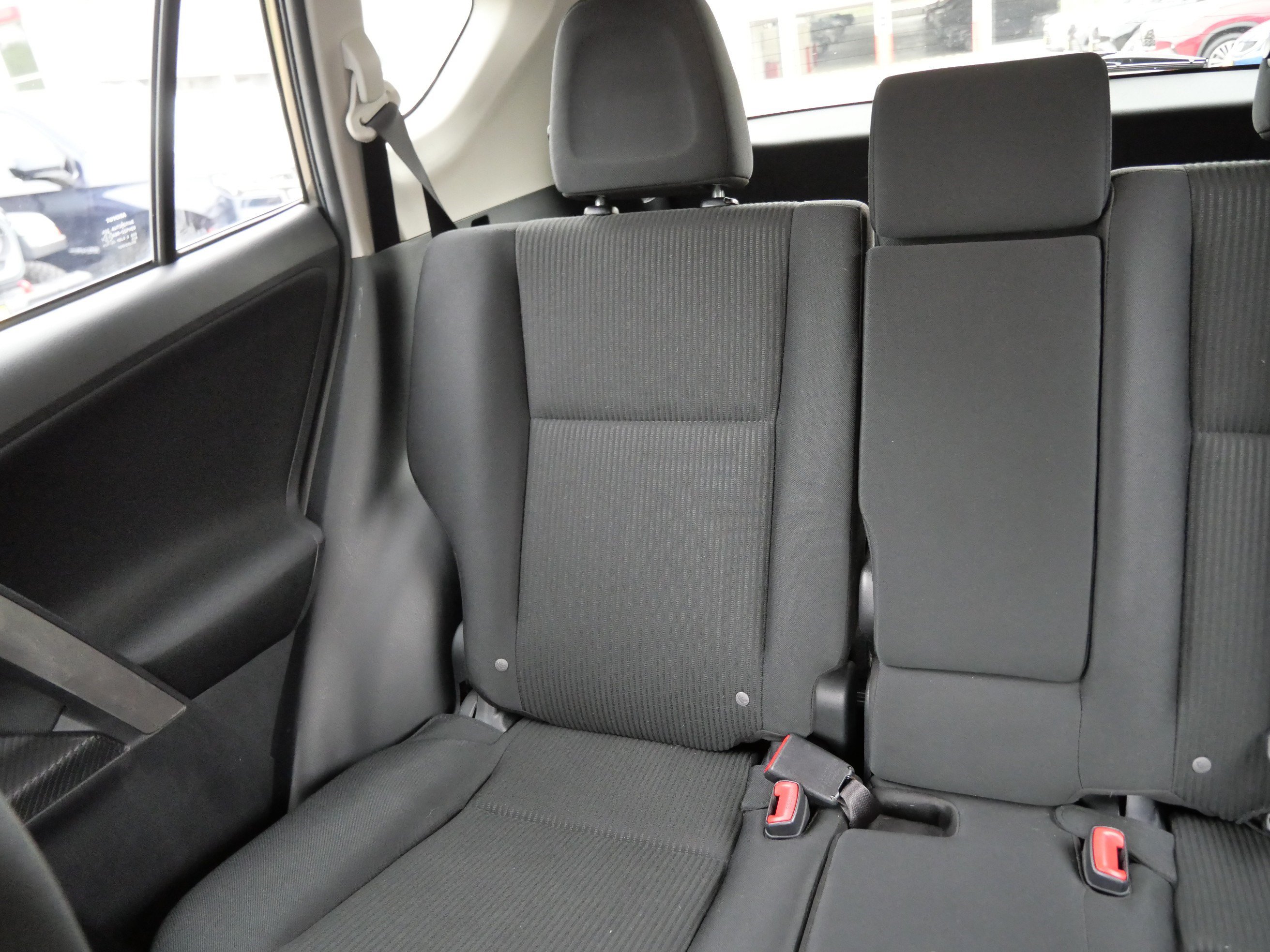 Used 2015 Toyota RAV4 LE AWD/4WD image 12
