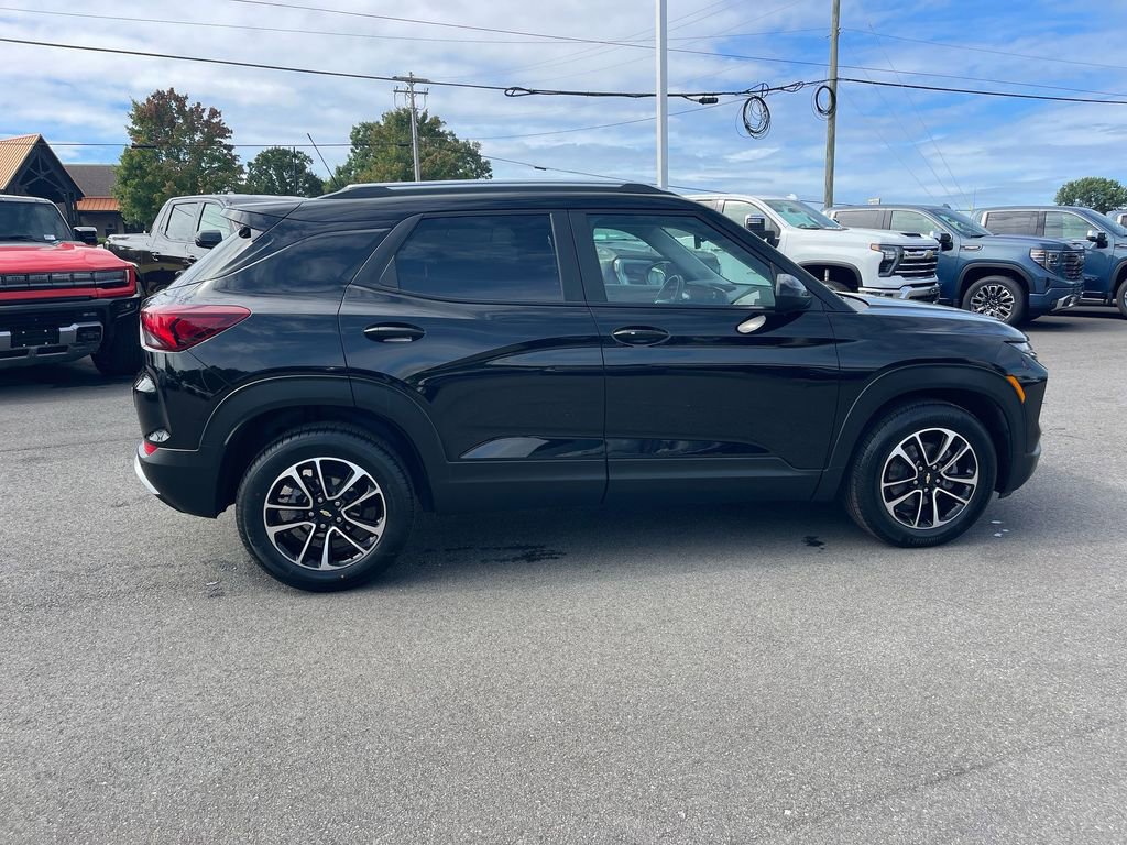 Used 2024 Chevrolet TrailBlazer LT w/ Convenience Package image 6