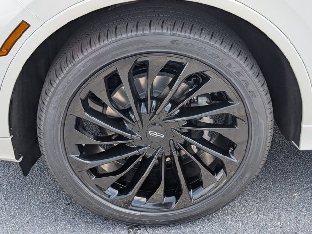 New 2026 Lincoln Aviator Reserve w/ Luxury Package RWD image 13