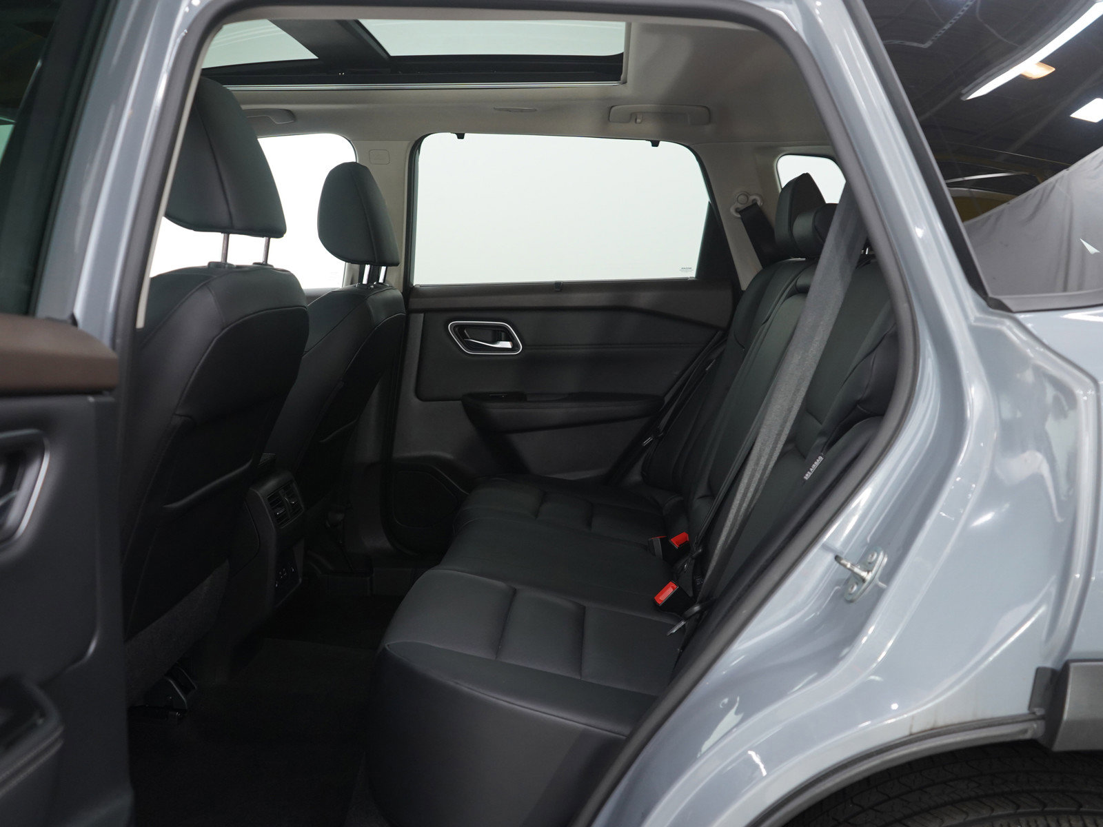 Used 2021 Nissan Rogue SV image 19