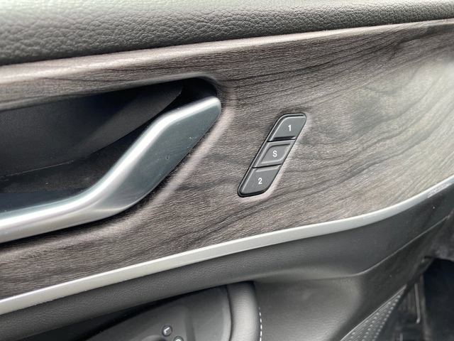 Used 2023 Jeep Grand Cherokee Limited AWD/4WD image 18
