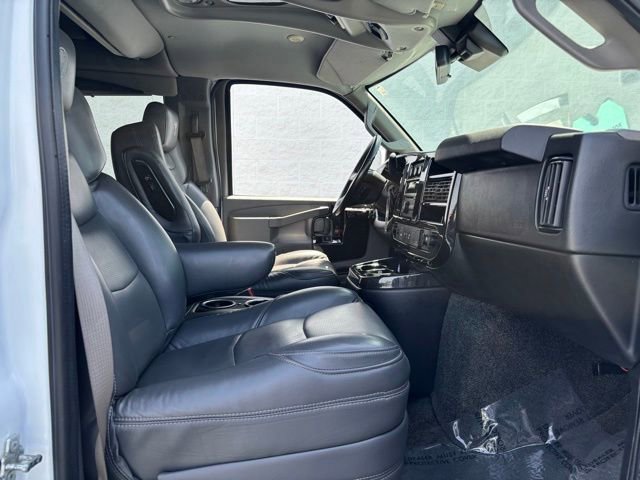 Used 2020 GMC Savana 2500 Extended w/ Enhanced Convenience Package RWD image 20
