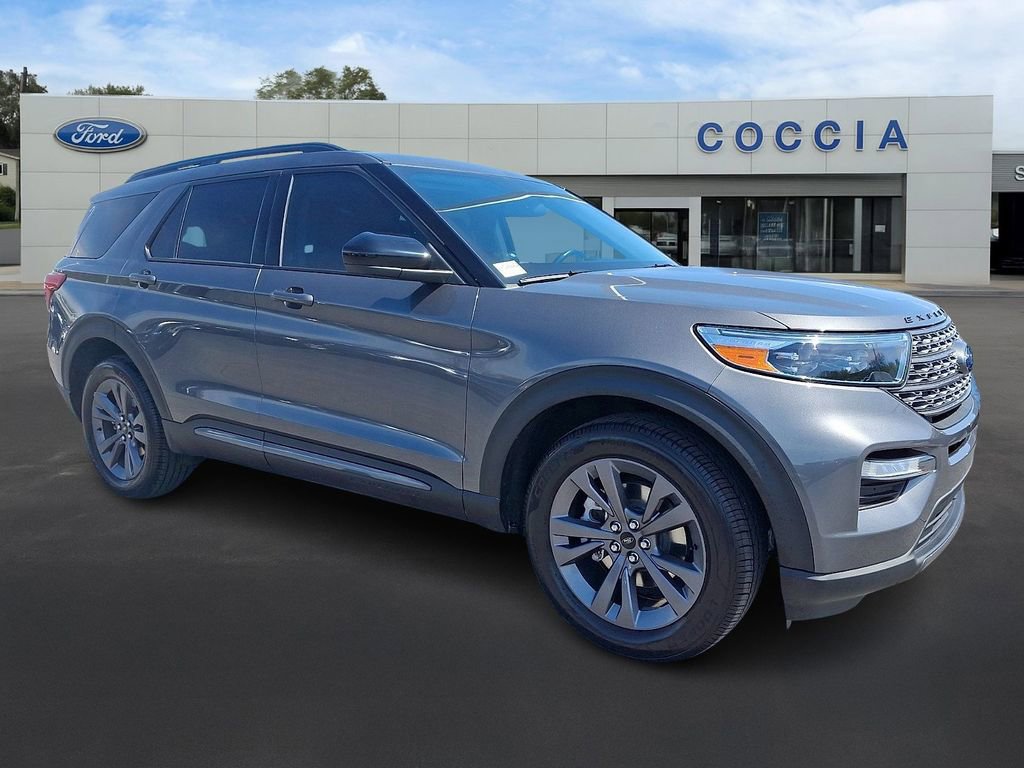 Certified 2023 Ford Explorer XLT w/ Equipment Group 202A AWD/4WD image 3