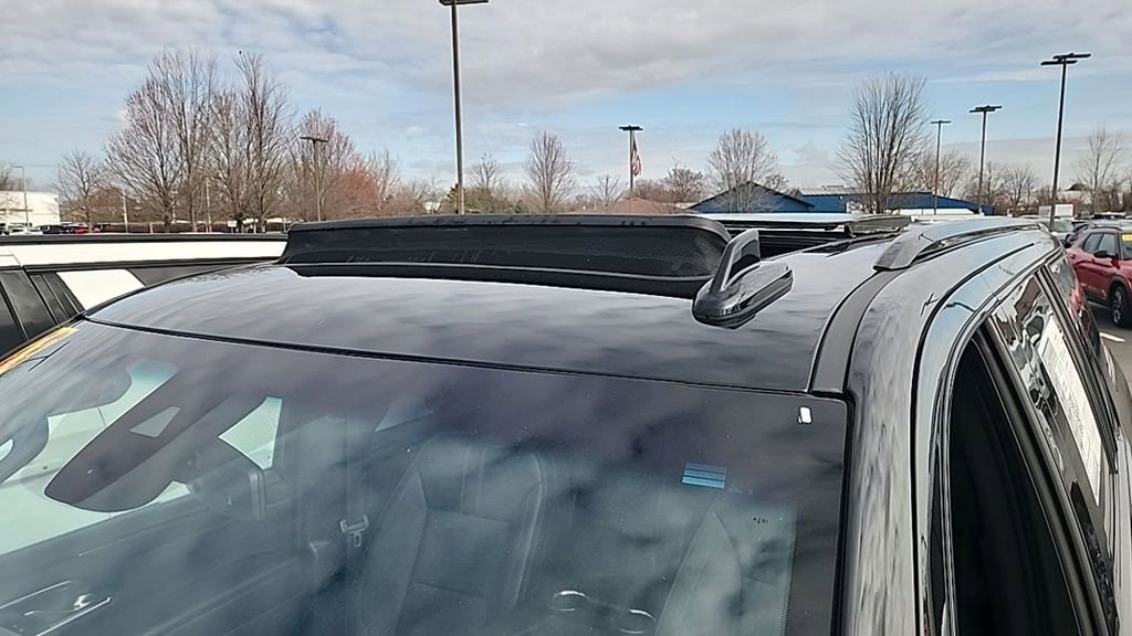 Used 2022 Chevrolet Suburban RST w/ Luxury Package AWD/4WD image 9