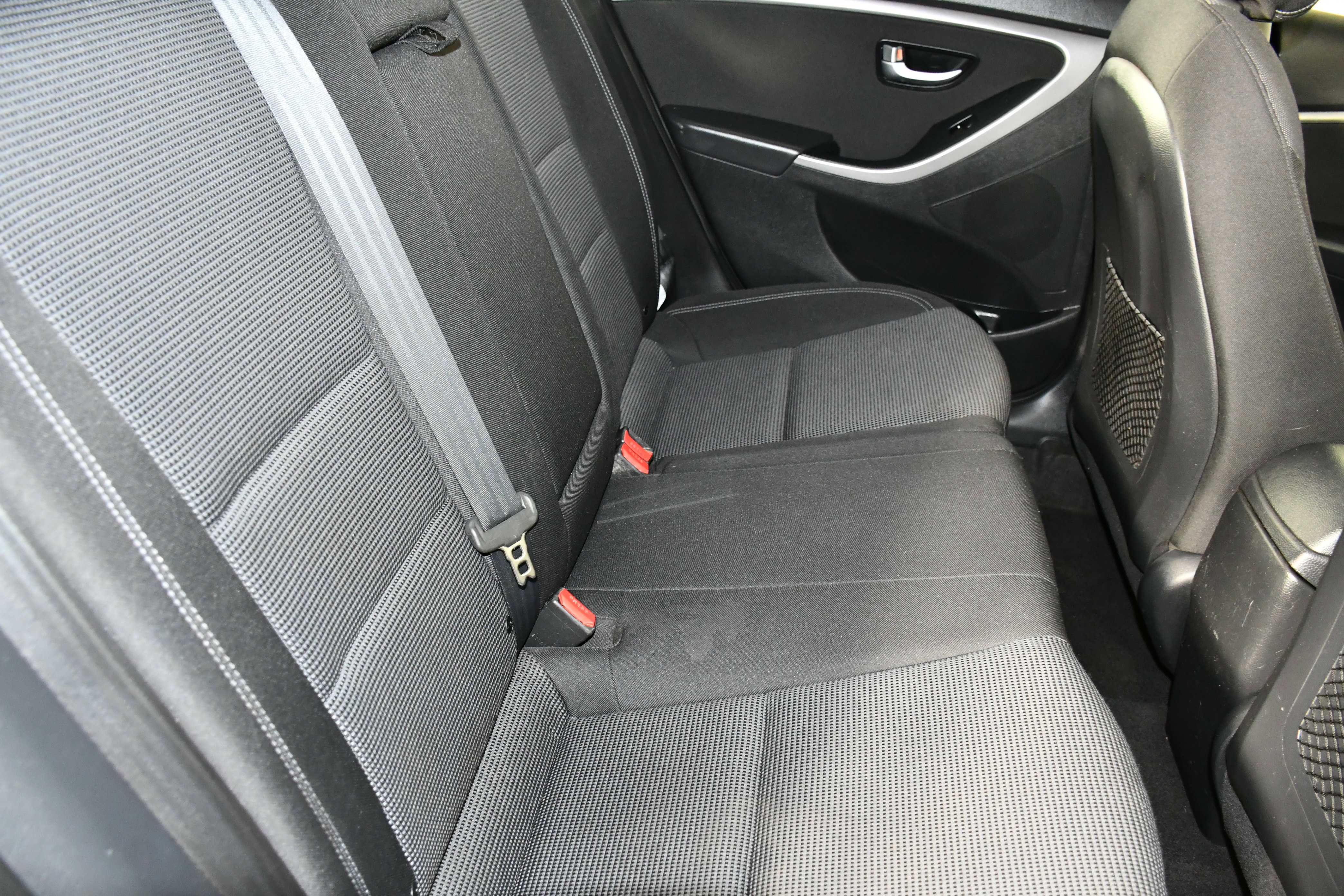 Used 2017 Hyundai Elantra GT image 40