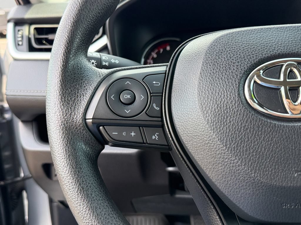 Used 2025 Toyota RAV4 LE AWD/4WD image 20