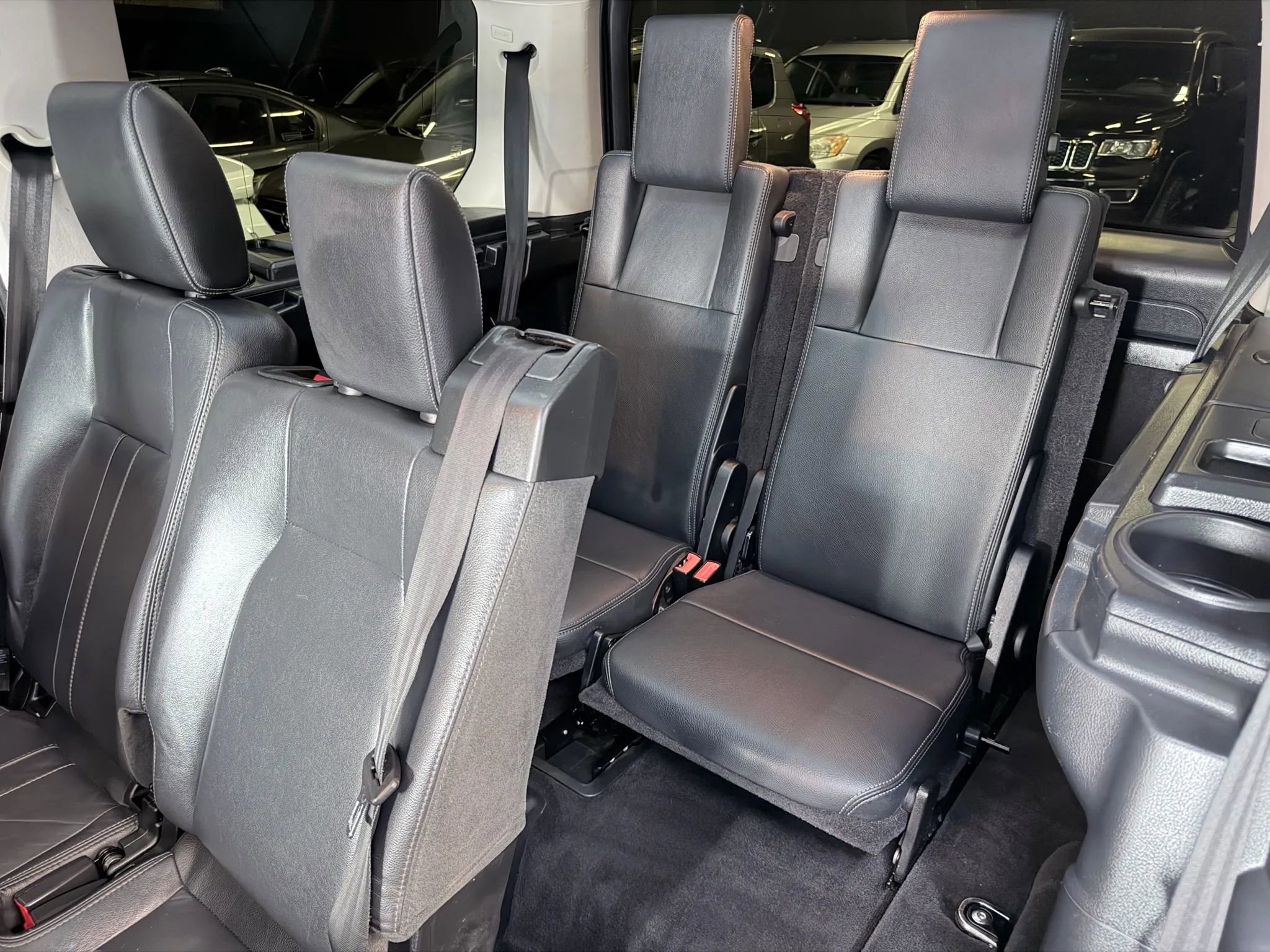 Used 2016 Land Rover LR4 HSE Silver Edition AWD/4WD image 22