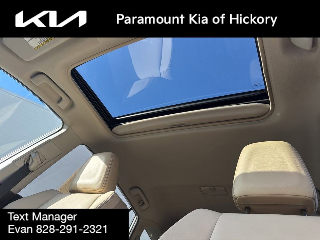 Used 2013 Toyota RAV4 Limited image 29