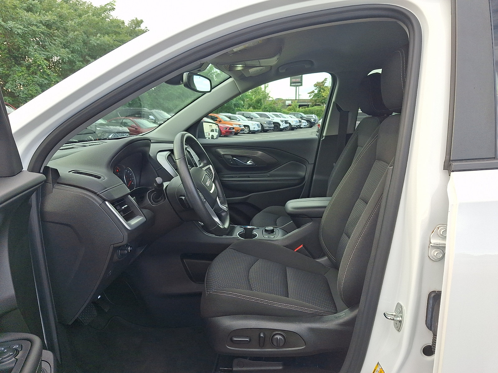 Certified 2023 GMC Terrain SLE w/ Driver Convenience Package AWD/4WD image 13