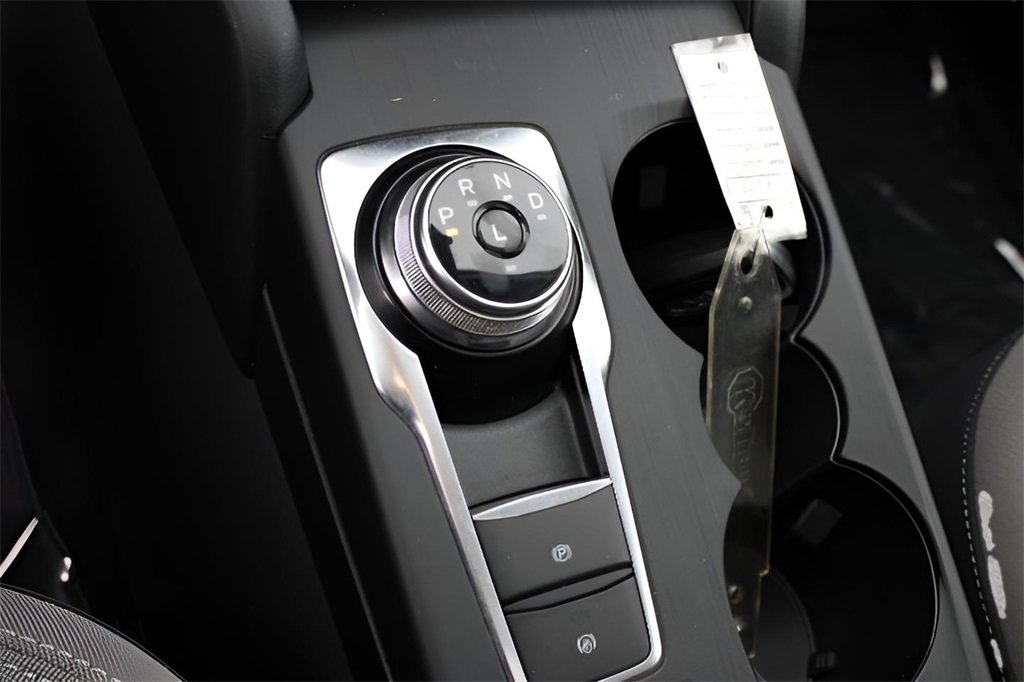 Used 2020 Ford Escape SE image 16