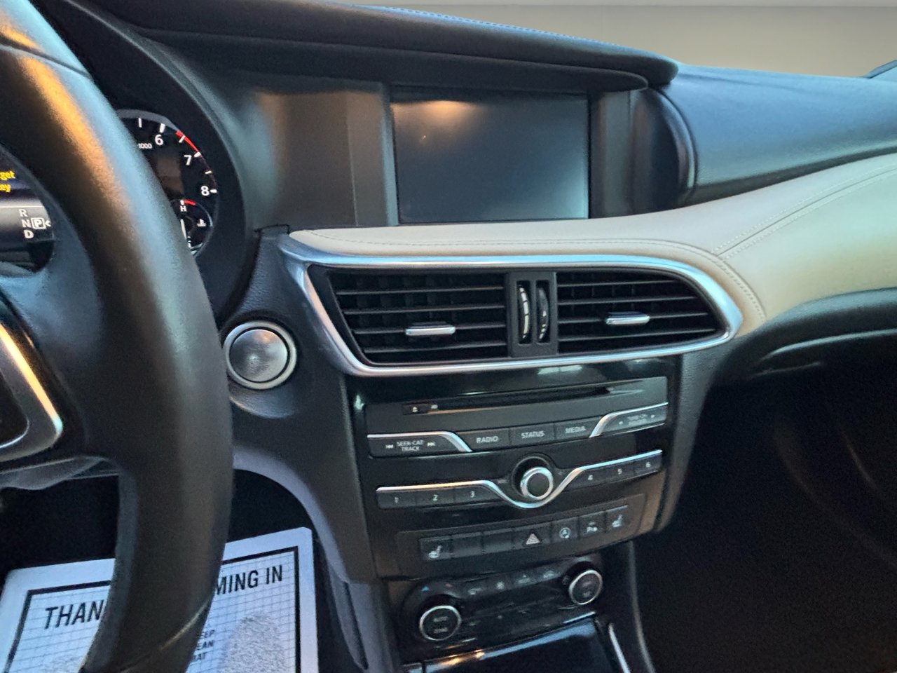 Used 2018 INFINITI QX30 Premium w/ Navigation Package image 12