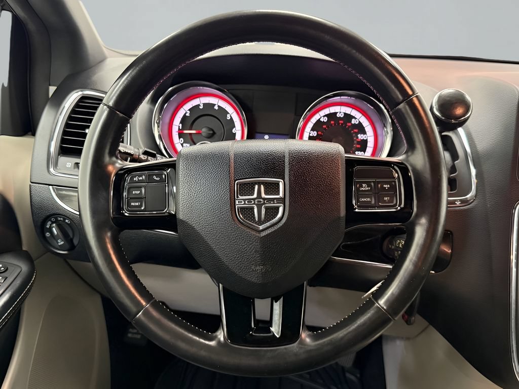 Used 2019 Dodge Grand Caravan SXT FWD image 17