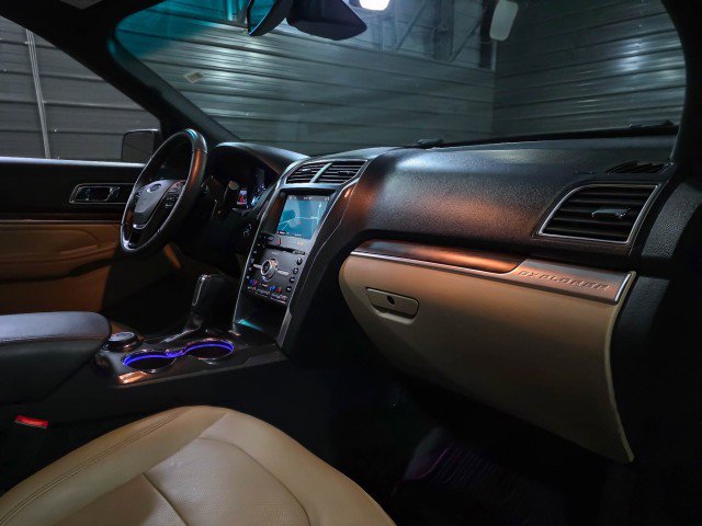 Used 2017 Ford Explorer Limited w/ Equipment Group 301A AWD/4WD image 12