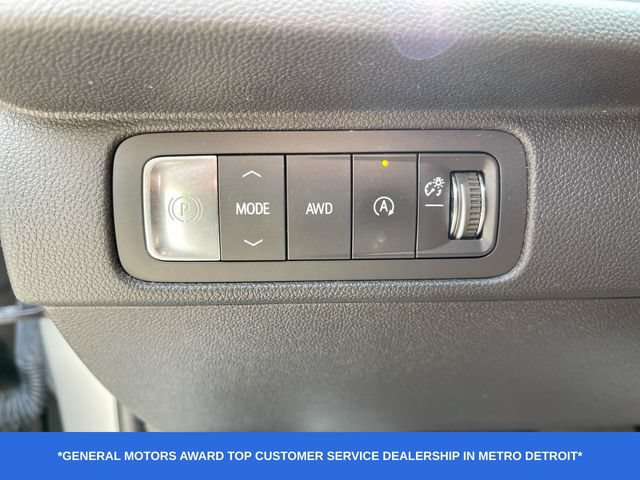 Used 2024 Chevrolet Traverse Z71 w/ Enhanced Driving Package AWD/4WD image 19